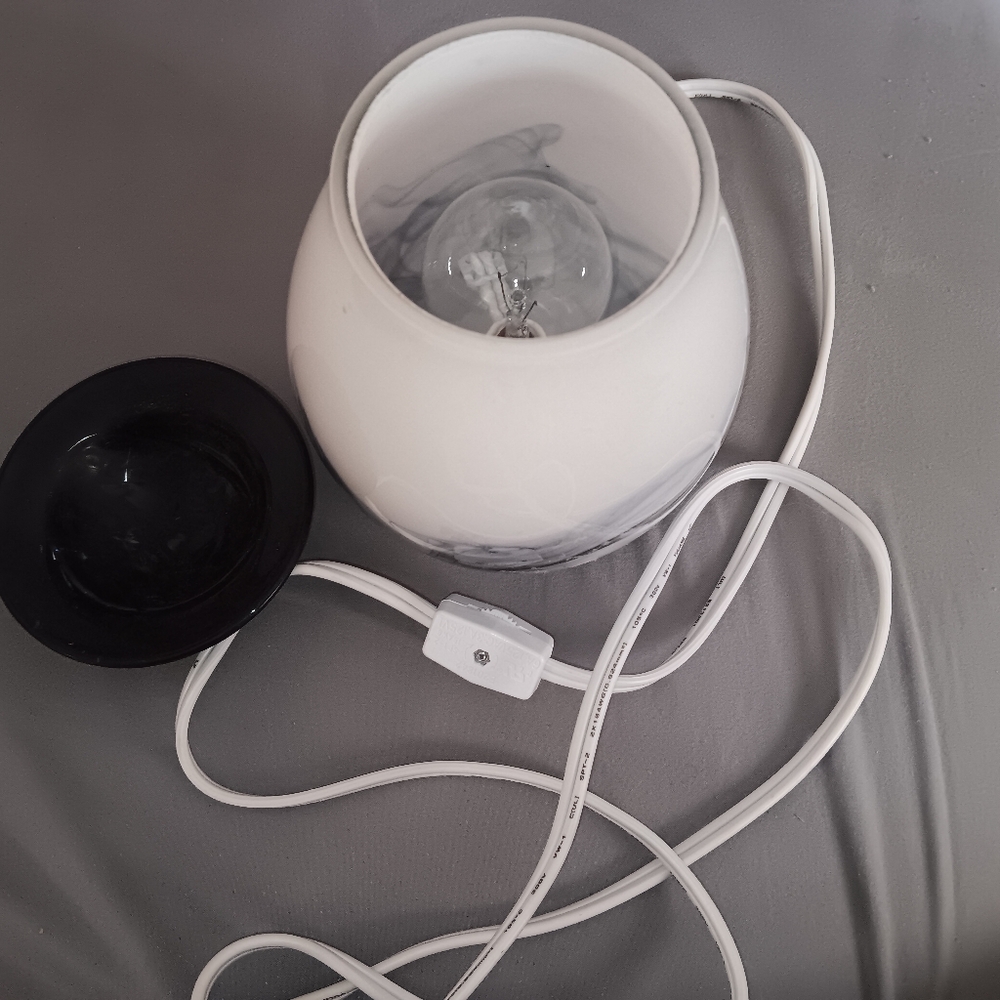Beautiful art glass wax warmer - Picture 2 of 3